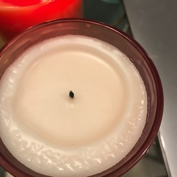 Voluspa candles - Picture 4 of 4